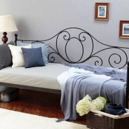 Łóżka metalowe tapicerowane