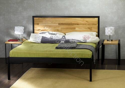 Łóżko drewniane z ramą metalową "Hitomi" z jednym szczytem