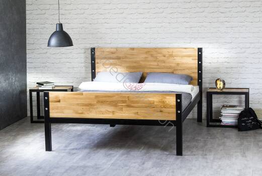 Łóżko drewniane z ramą metalową "Kori" z dwoma szczytami