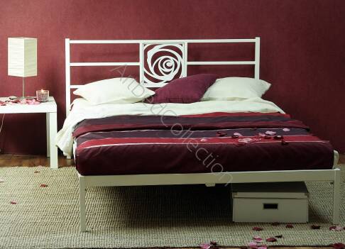 Łóżko metalowe "Rosa" z jednym szczytem